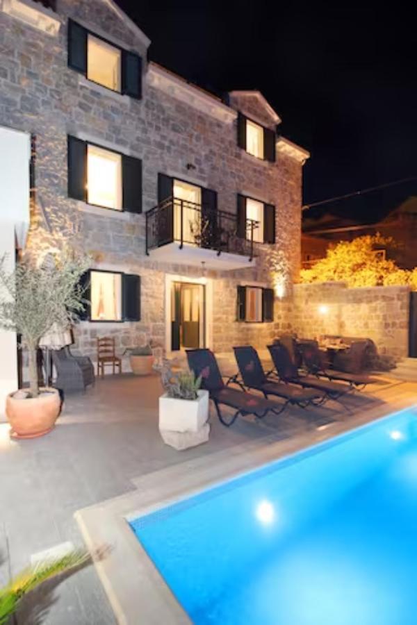 Villa Filipetti With Heated Pool Макарська Екстер'єр фото