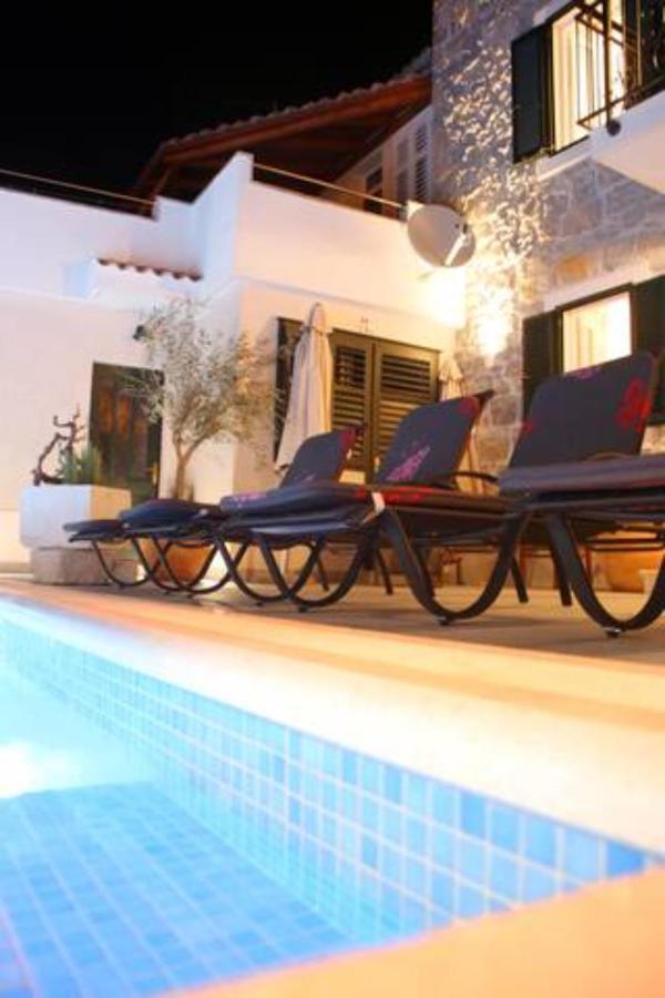 Villa Filipetti With Heated Pool Макарська Екстер'єр фото